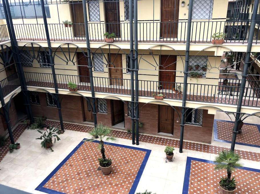 En Patio Sevillano Alameda-Isla Magica Exteriör bild